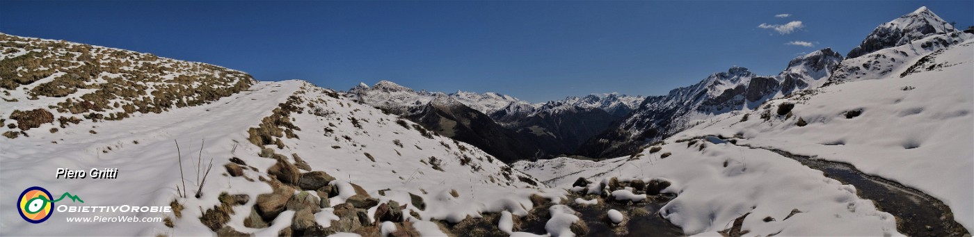 24 E qui tocca a me pestare neve per primo e per lungo percorso .jpg